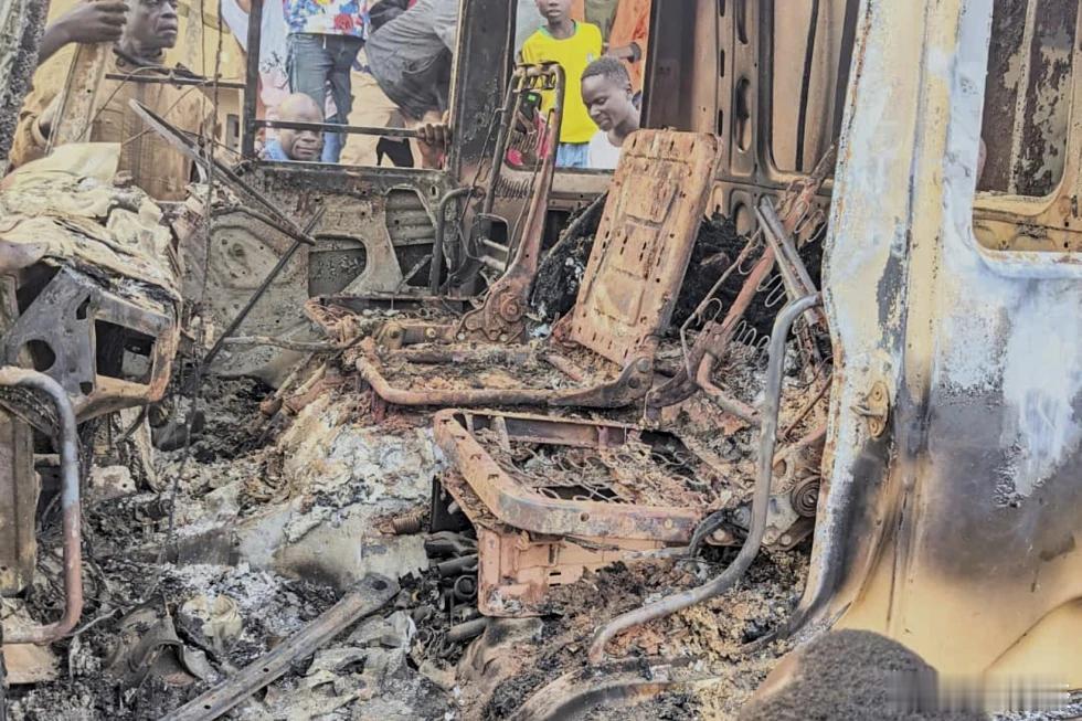 【伊斯兰国支持的叛军袭击刚果东部一座天主教堂，造成至少 34 人死亡】[很多非洲