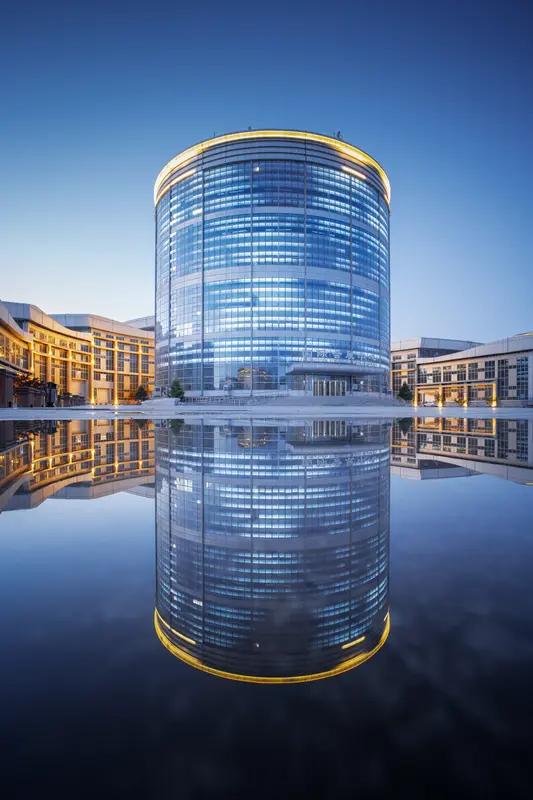 朋友在周五的时候全部清仓了手里的股票。转手就买了利欧股份，5.08买的，收盘5.