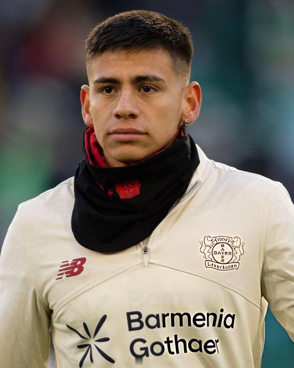 🇪🇸赫罗纳足球俱乐部加入克劳迪奥·埃切维里的争夺战。阿根廷球员转会消息