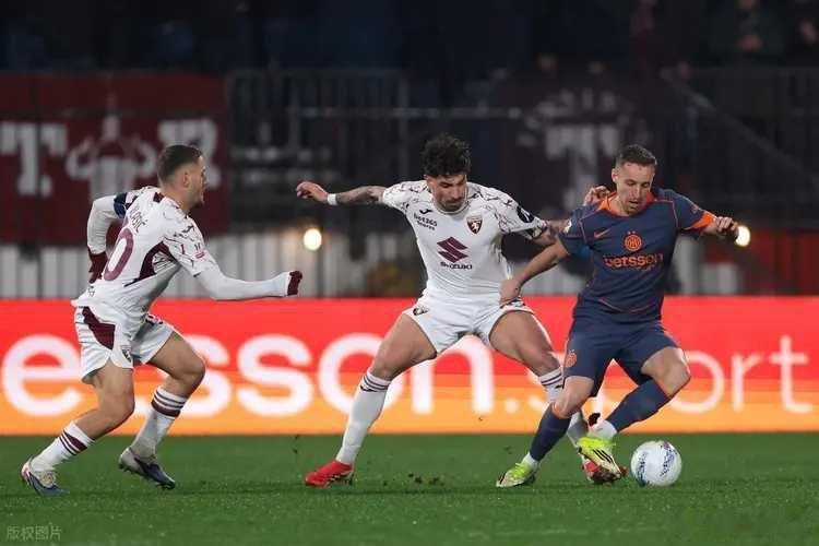 做客的赛前在意甲排名第13的都灵队迎来了意大利杯四分之一决赛的较量，都灵此役做客