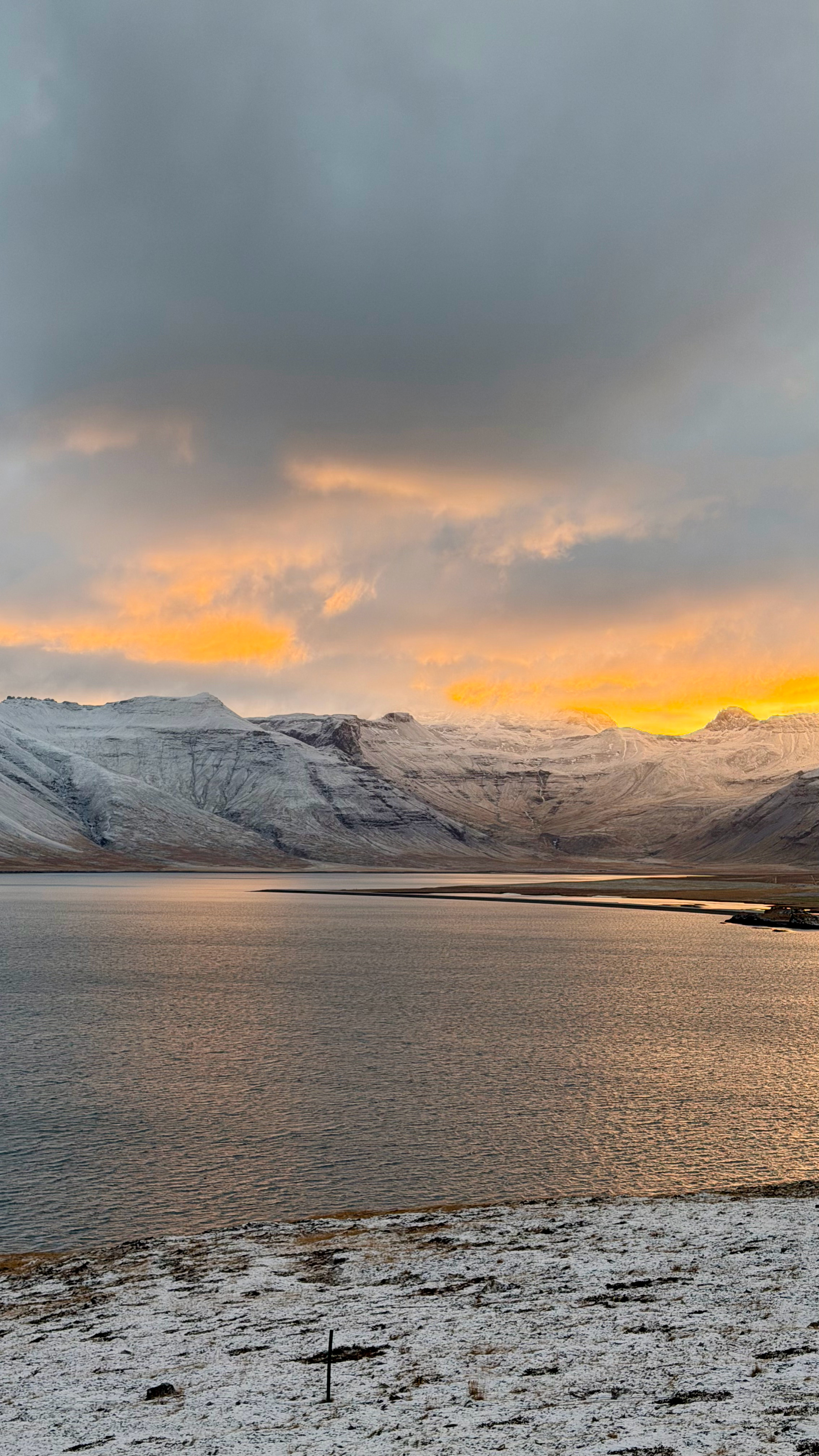 但凡加一点滤镜都是对冰岛的不尊重🫡冰岛旅行 冰岛·草帽山