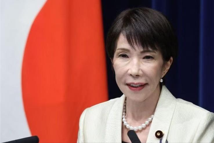 “轰隆”一声巨响！日方一天迈出危险两步

就在爆炸发生的同一天，日本高层政客高市