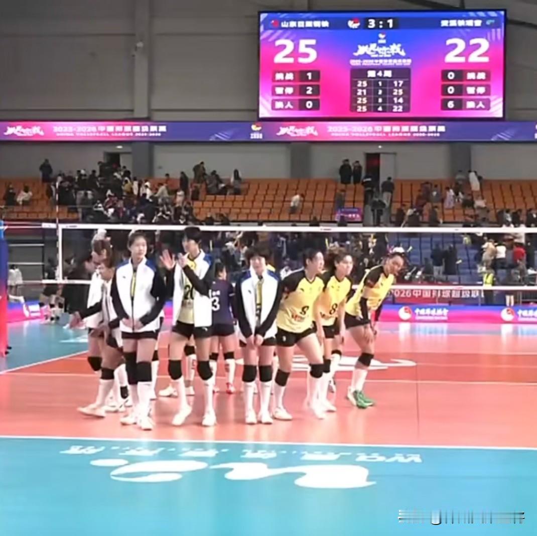 双核攻坚+国手稳局！孙杰李晨瑄火力拉满 杨涵玉带病救主 山东女排3-1登顶
 