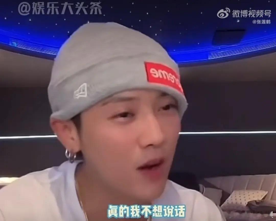 鹿晗现在怎么长这样了，有点不注意形象吧 ​​​