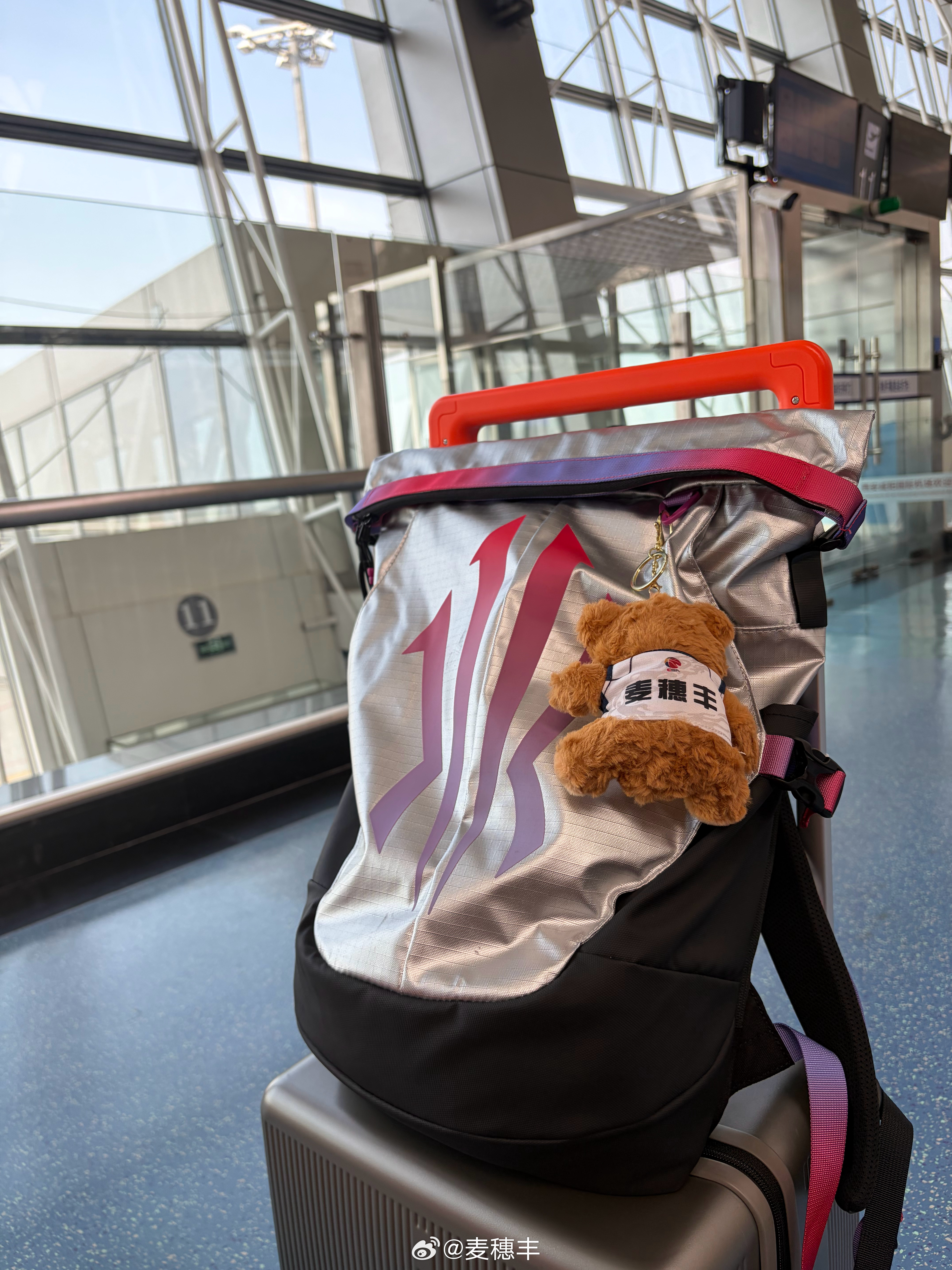 多睡觉，多休息，爱护自己，保命要紧。张雪峰去世