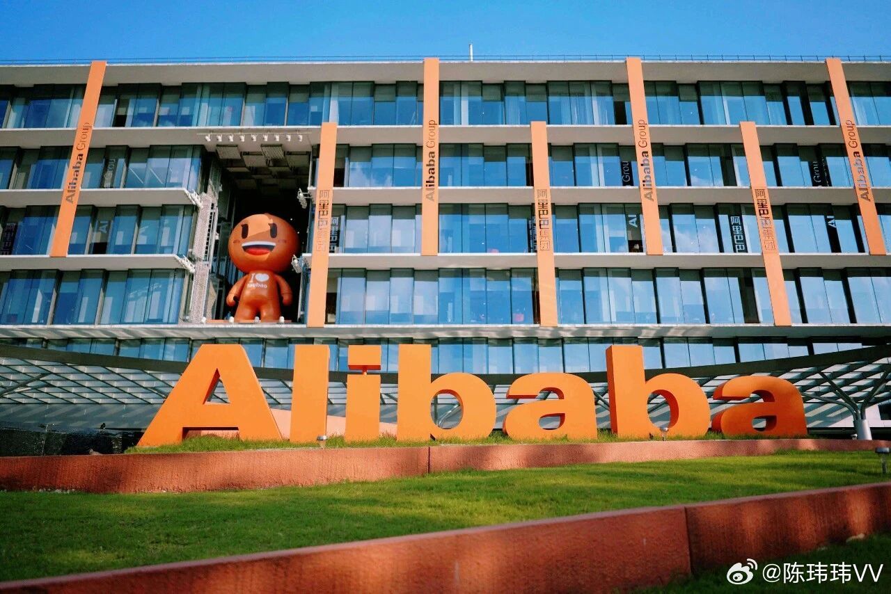 陈宇森接任钉钉CEO钉钉换帅 先提问：为什么偏偏是在《置身钉内》刷屏之后换帅？为