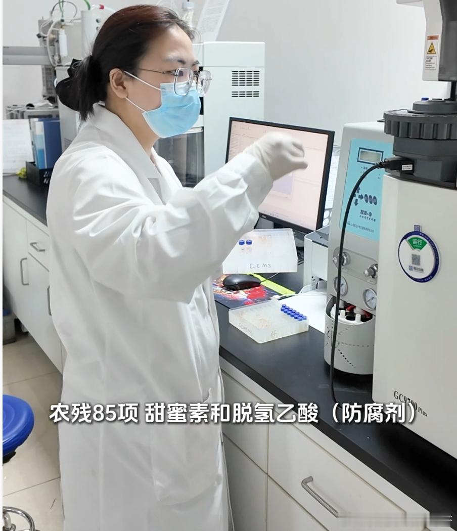 丽水莲都杨梅溯源贴签严把上市关口莲都杨梅快要上市了，源头做好质检溯源，每一盒都有
