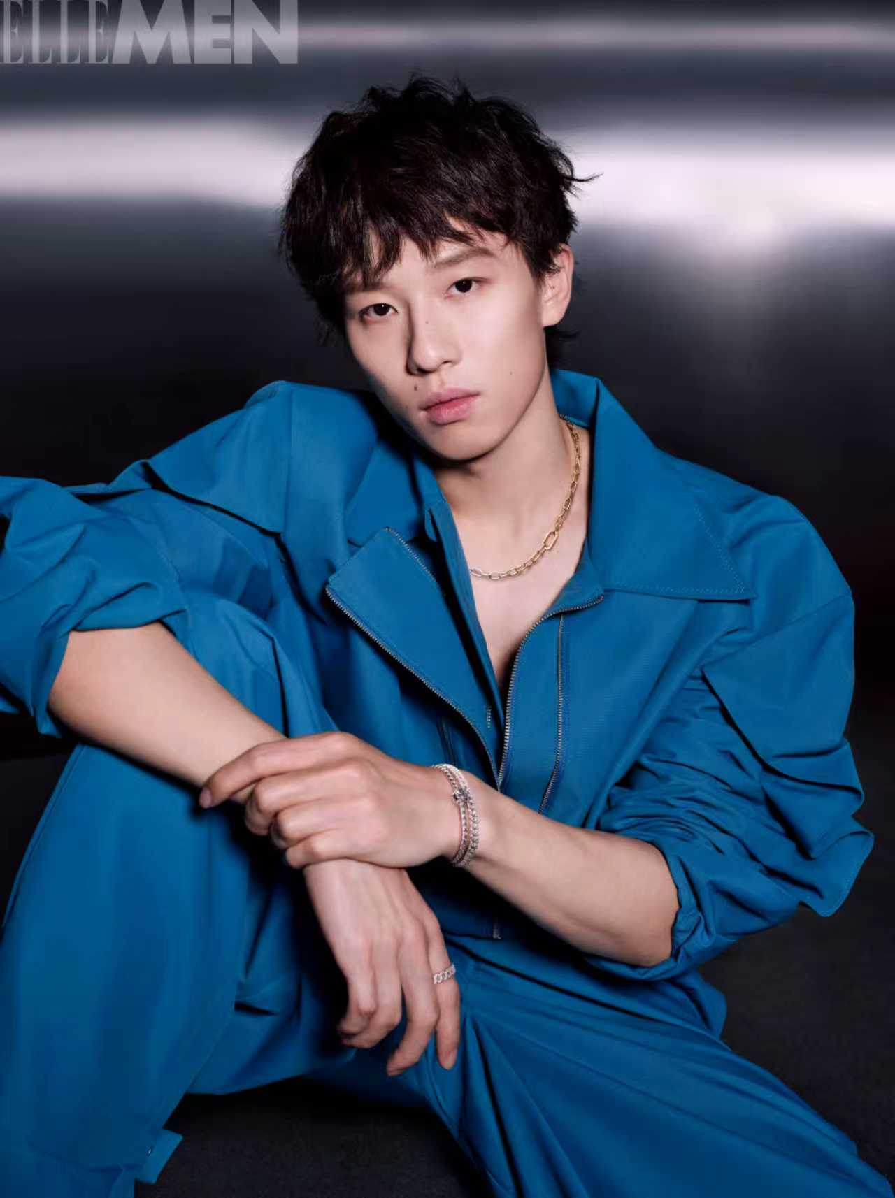 林高远ELLEMEN二月刊封面预告林高远ELLEMEN二月刊封面，粉色皮质外套搭