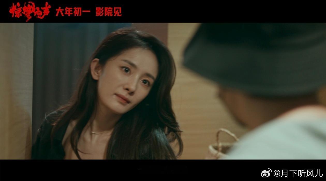 易烊千玺 别剧透 一句简单的 “别剧透”，藏着对电影最大的尊重。易烊千玺亲自为《