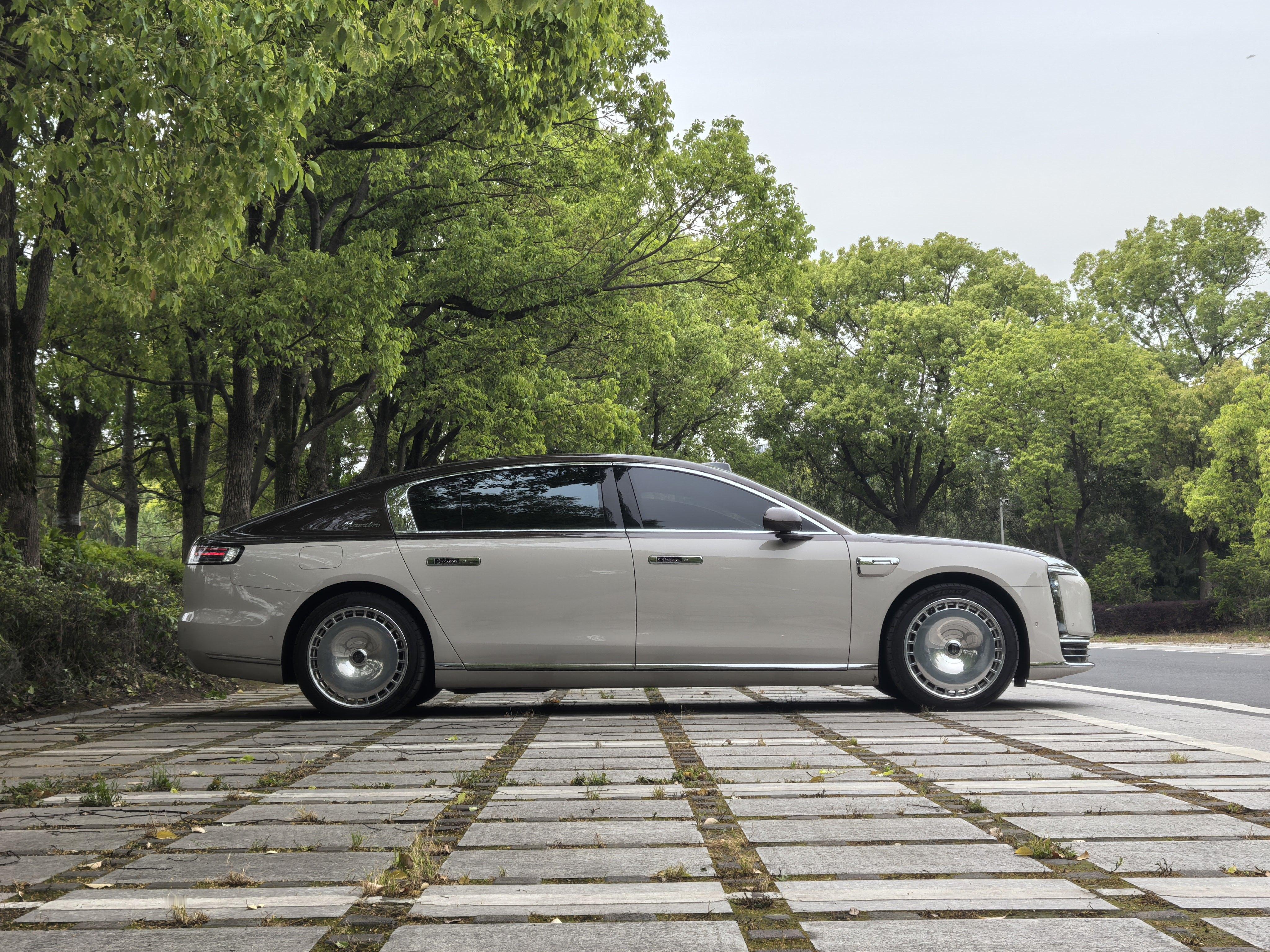 尊界S800 真的太豪了路上回头率100％杭州·中国水利博物馆