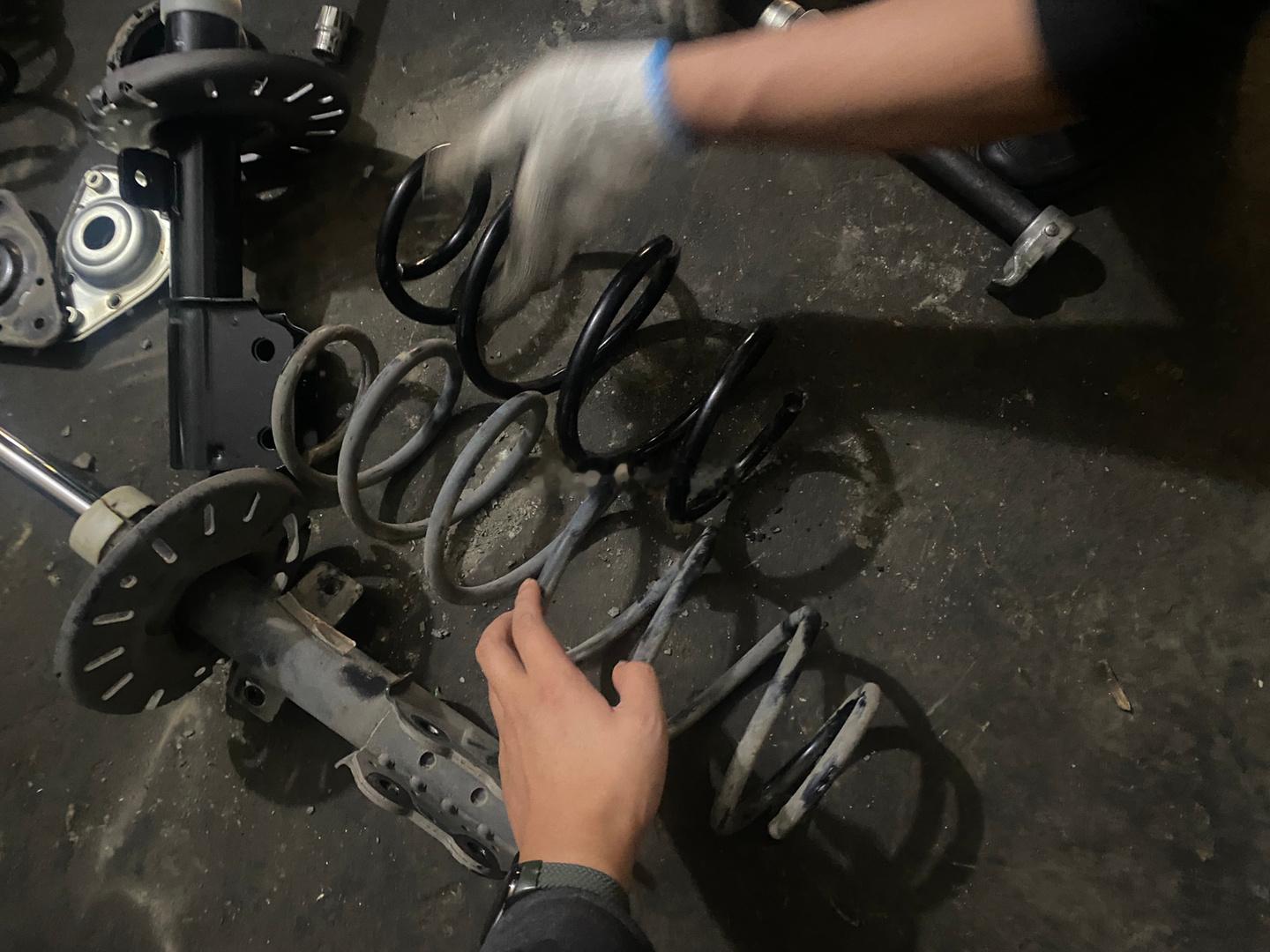 标致308S底盘升级中 ​​​