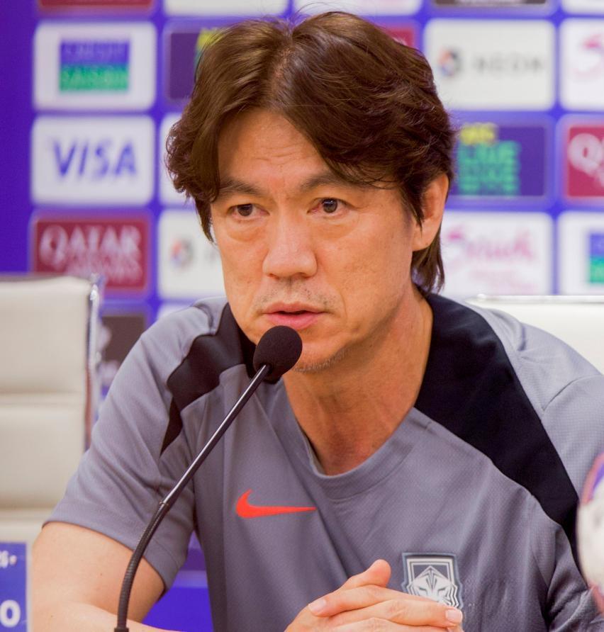 【韩国人遇到硬茬了，不敌非洲大象】韩国人口负增长，经济也不大景气，足球水平似乎在