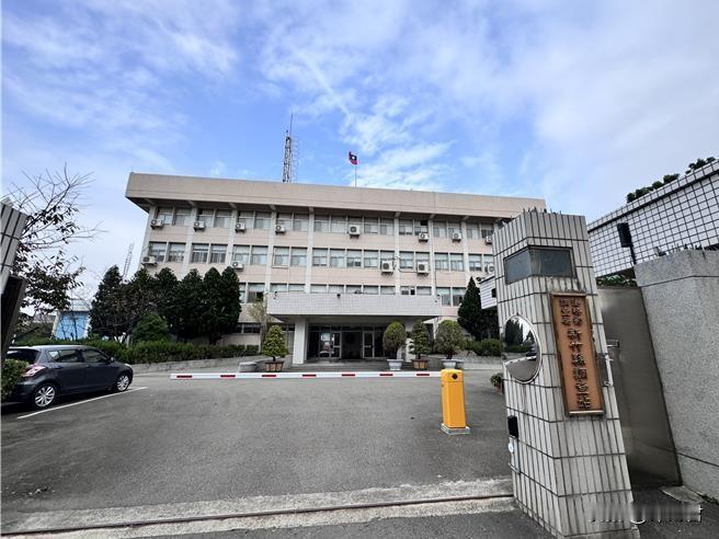 前竹北市民代表陈冠宇今（14）日清晨传出遭检调带回调查，据悉，疑似是与当初竹北市