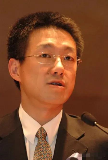 2007年，马云一脚把刚给阿里狂赚两千亿的孙彤宇踢出了淘宝，马云还很得意，想着总