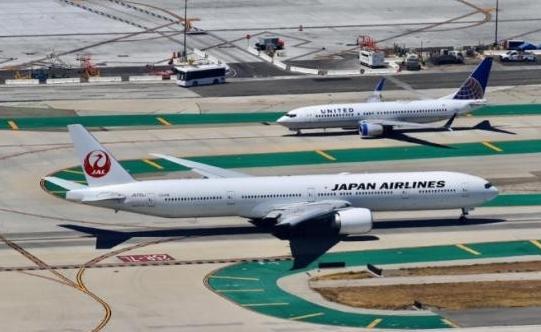 有人提出建议：中国可以参考俄罗斯的做法，不允许日本民航飞机过境中国领空。如此一来