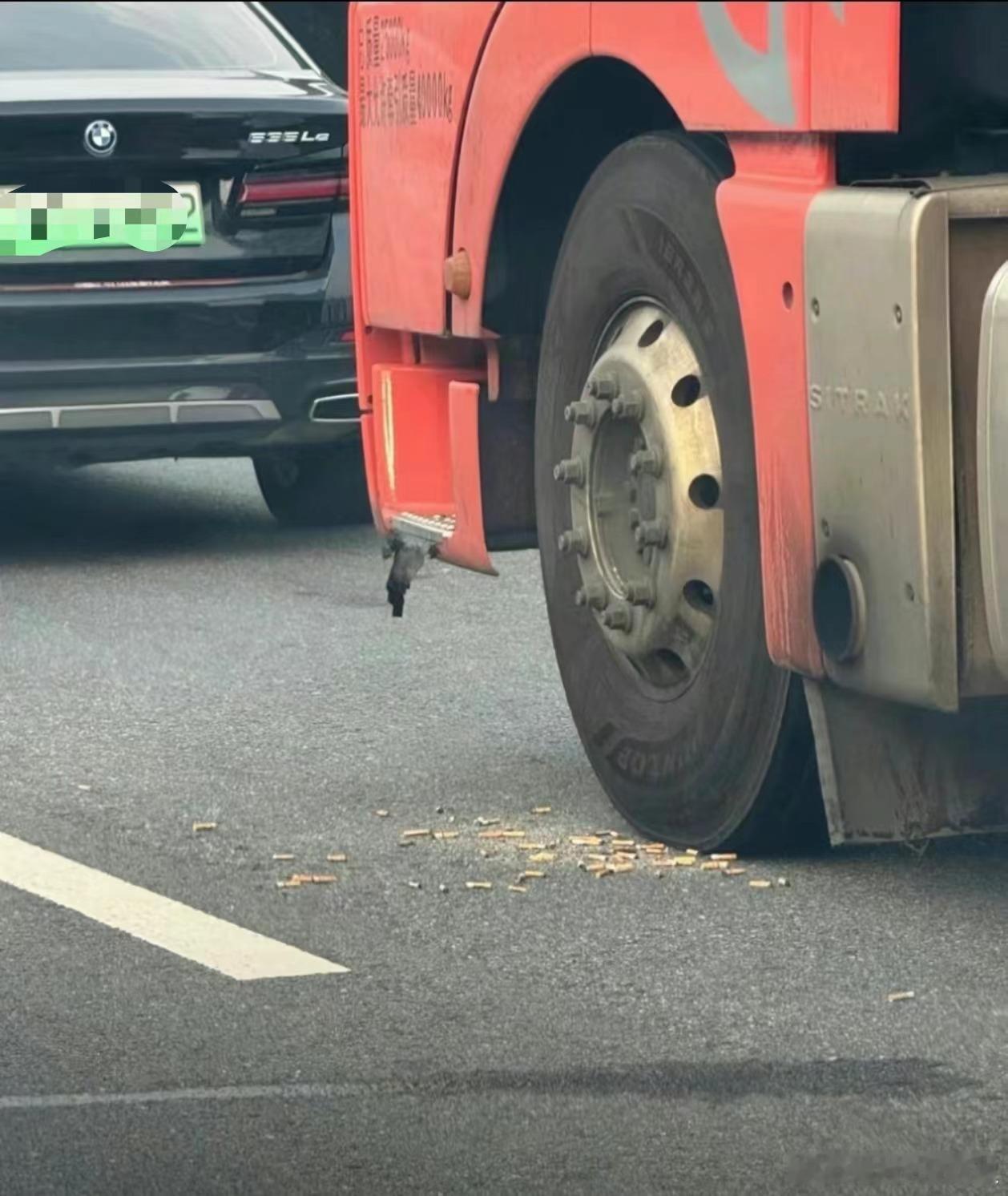 一张图说明高速有多堵！你被堵在路上了吗？#大v聊车# ​​​