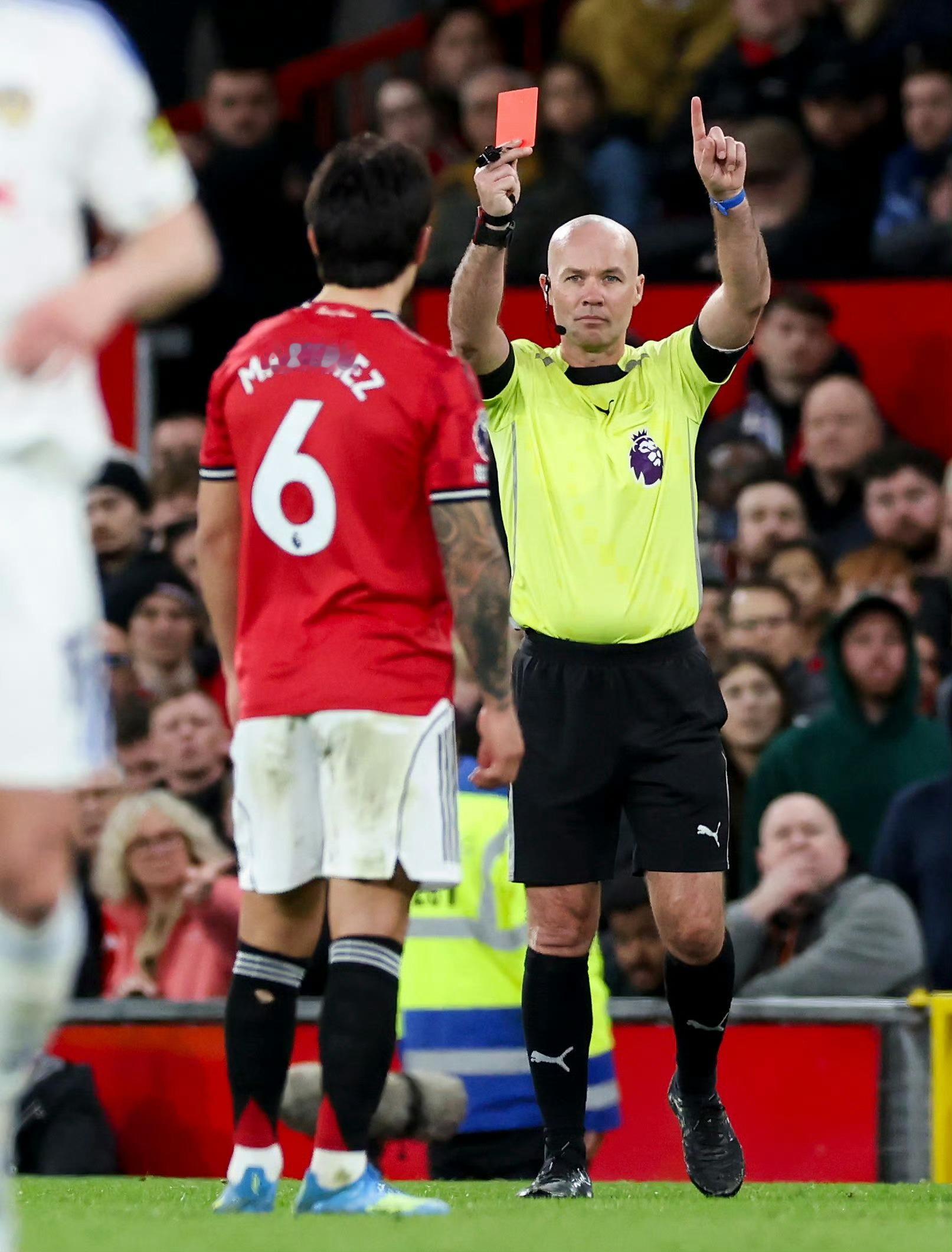 1:2！曼联主场翻车，利马直红离场，卡里克主场首败创45年纪录上赛季热刺拿下欧联