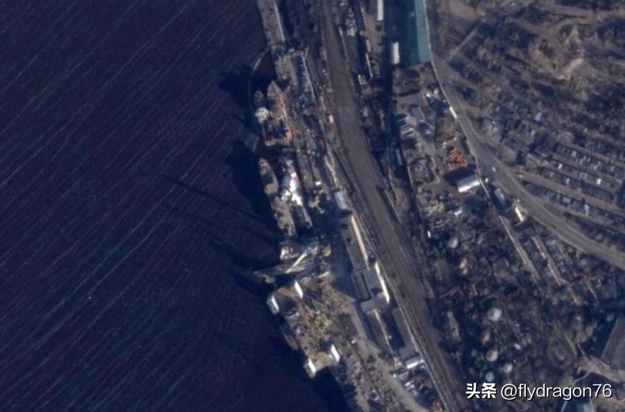 🇷🇺一艘23550型（代号“叶尔马克”）破冰级边境巡逻舰，在维堡（Vybor