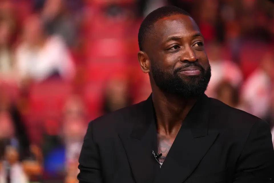 NBA名宿韦德在其播客节目《Time Out》中谈到了他和哈登的历史地位之争。韦