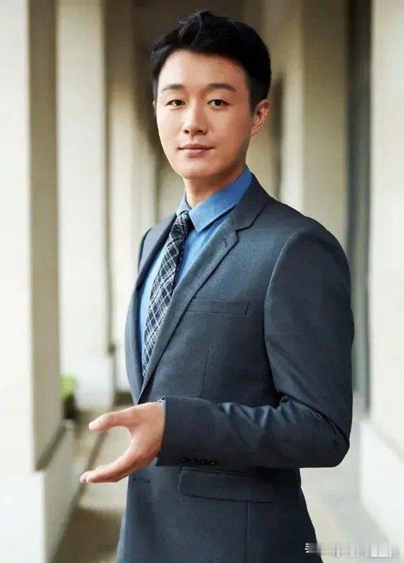 电视剧《错位》中，其实佟大为和宋宁峰所饰演的角色错位了，应该互换一下。但是佟大为