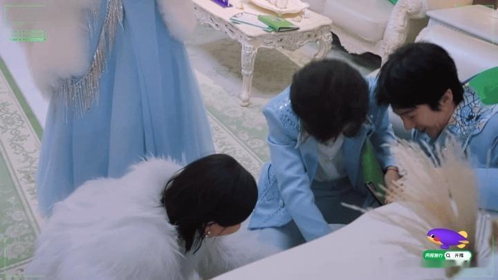 丁程鑫让刘宇宁让给弟弟刘宇宁跟丁程鑫说我是你哥开始推理吧 谁懂啊，丁程鑫刘宇宁为