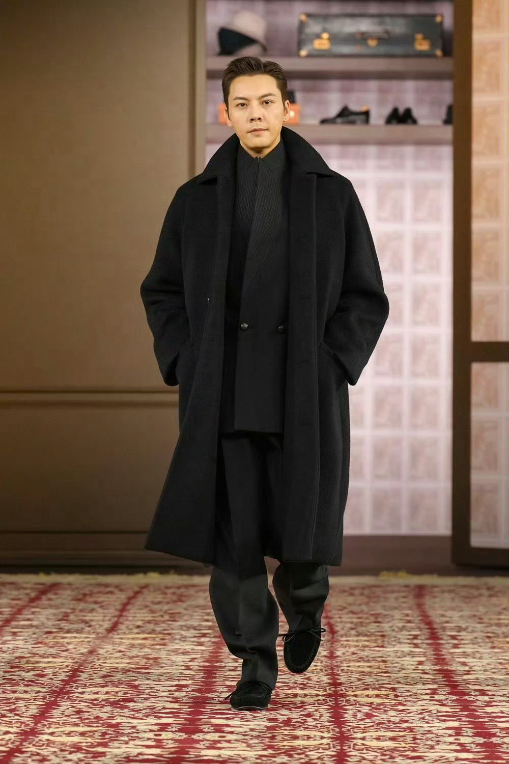 陈伟霆为Zegna 2026秋冬男装大秀走秀 📸米兰男装周男装周