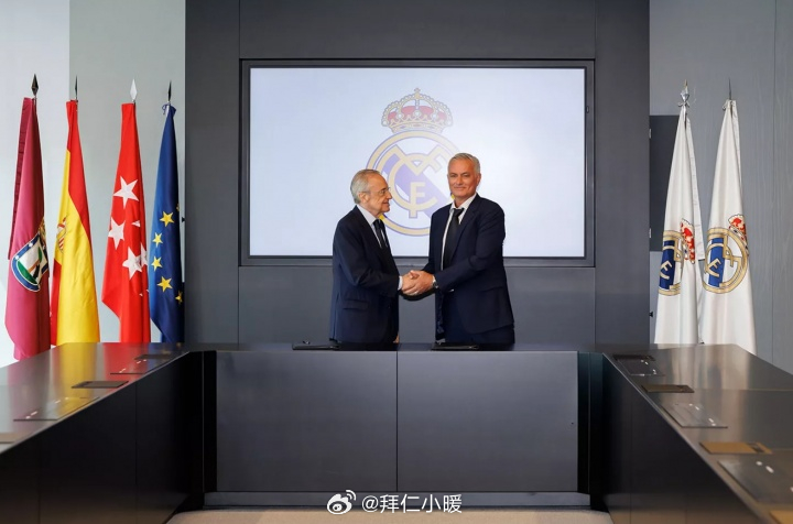 笑容满面！皇马官方：在董事会会议室完成穆帅亮相仪式，签约三年穆里尼奥完成了第二次