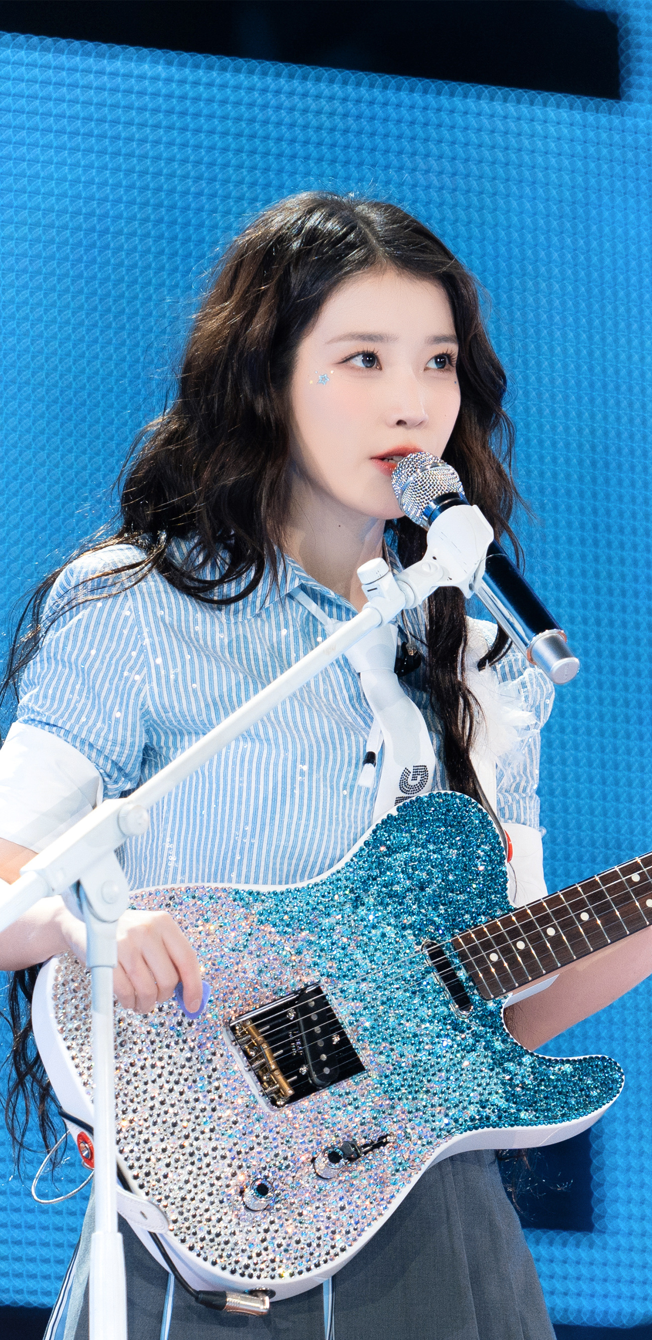 IU上岩演唱会壁纸💜 ​​​