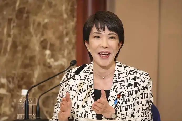 今天上午，日本政府全体阁僚集体提交辞呈。乍一看以为发生了什么重大政治风波——但不