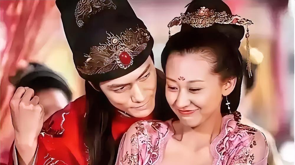 公元497年深夜，北魏冯皇后寝宫灯火刚熄，太监高菩萨马上脱去官服，转身就抱着皇后