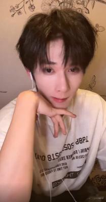 余宇涵突袭直播 余宇涵突袭直播杀我个措手不及！没有台本没有套路，全程都是真心话，