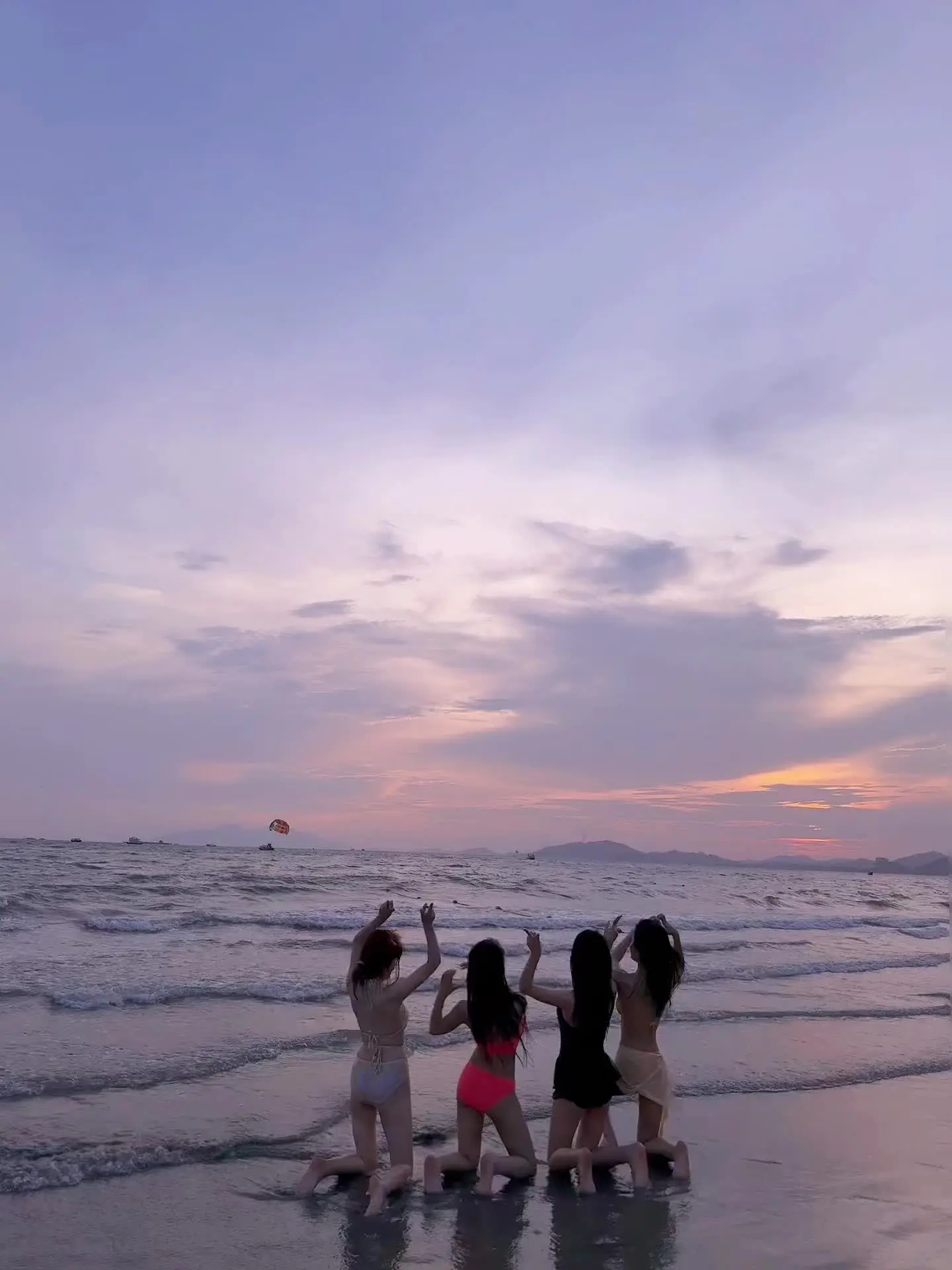 海边 日落 三两好友👯‍♀️