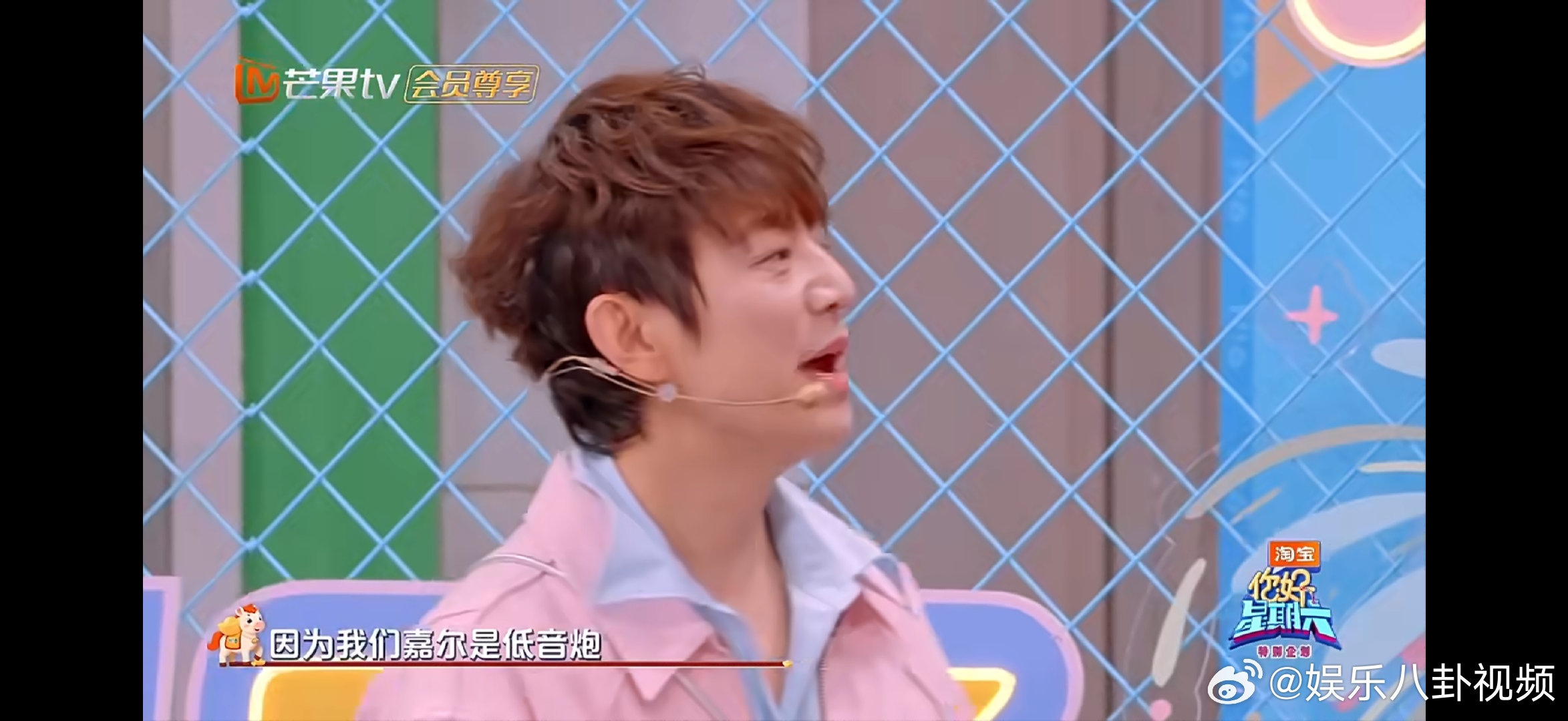 王嘉尔答题是有一套的谁懂啊！王嘉尔含含糊糊答题的样子，像极了上课没听讲被点名的我