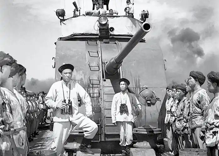 看看清末到民国以来的中国海军屈辱历史，你就会更深刻的理解福建舰服役的重大意义。