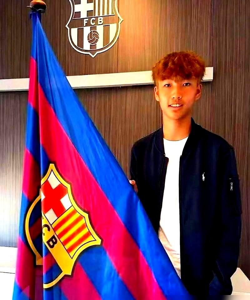真有意思，西班牙媒体竟然用“子弹”来形容一个14岁的中国孩子。

这男孩叫李昊炎
