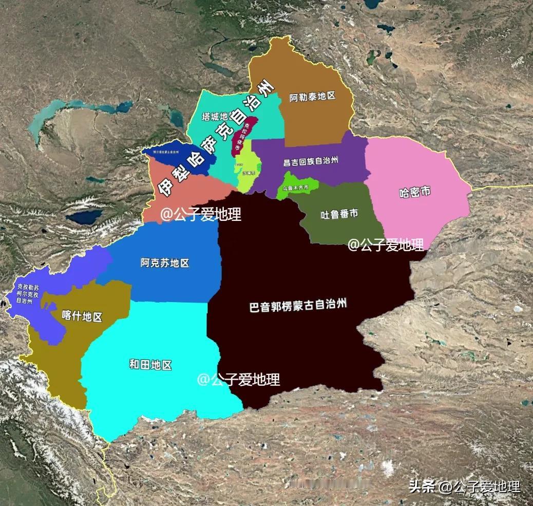 边疆治理的智慧：新疆为何有两套“班子”？
当许多人翻开新疆地图，看到一个特殊的名