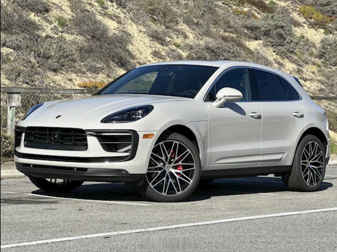 【保时捷利润暴跌原因】保时捷拟停产现款燃油Macan 10月27日，保时捷执行董