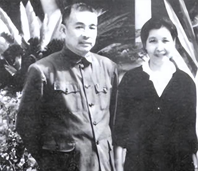 73年，曾志给毛主席写信：我是最早的红军，现在却没有一套军装

于是，她提起了笔
