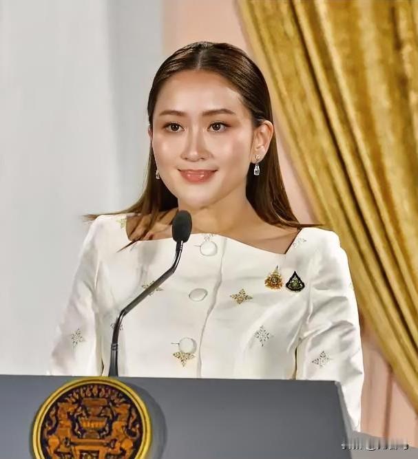 还得是泰国啊
 
12月16日，泰国官宣要派包机去柬埔寨，接回被困在那边的本国公