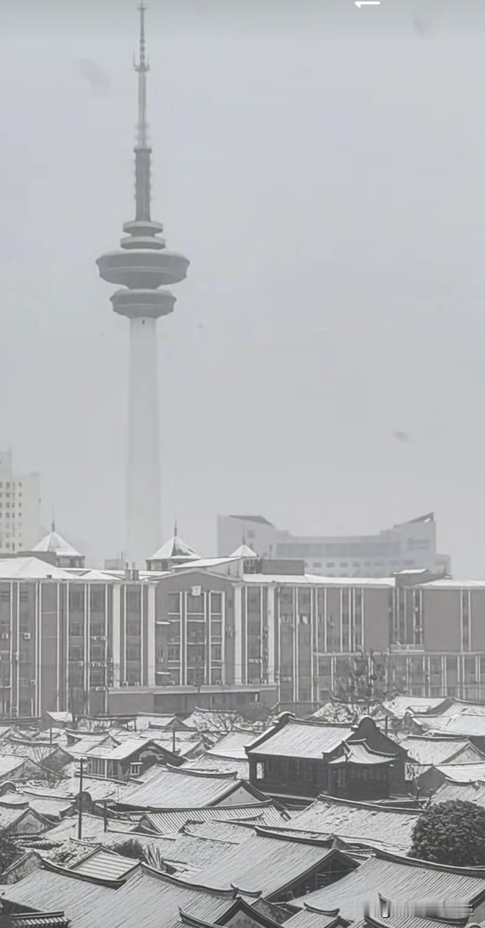 大寒，南通迎来今年第二场雪。和周边南京等城市，南通积雪薄薄一层，温度刚好0度附近