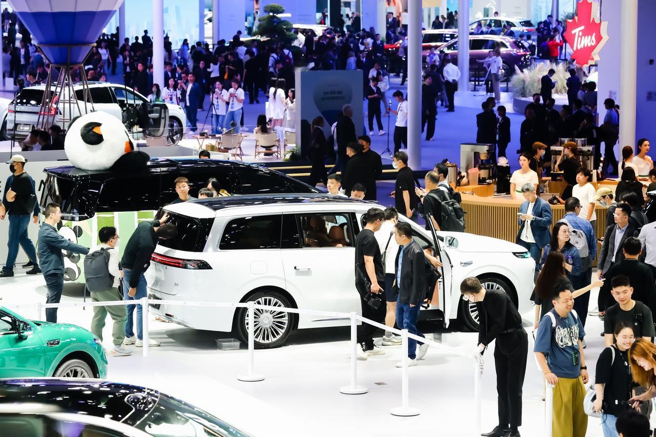 出海模范生交卷！零跑用“双向奔赴”改写全球汽车产业格局
 
怎样才算成功的出海？