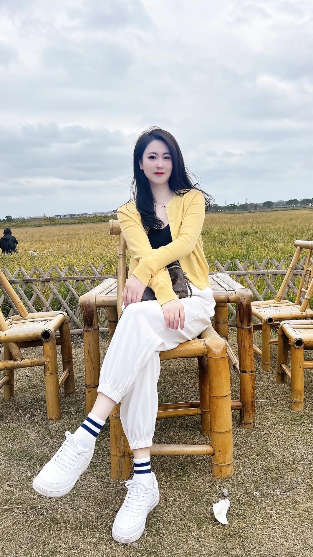 小小日子，开心就好！什么样的穿搭可以成为气质女神? 女生怎么穿搭会看上去很优雅 