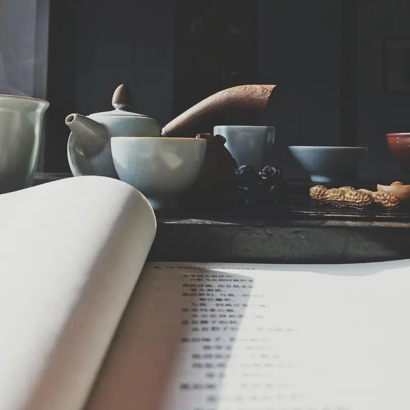 上联：书中寻净土，求下联下联：字里悟乾坤。