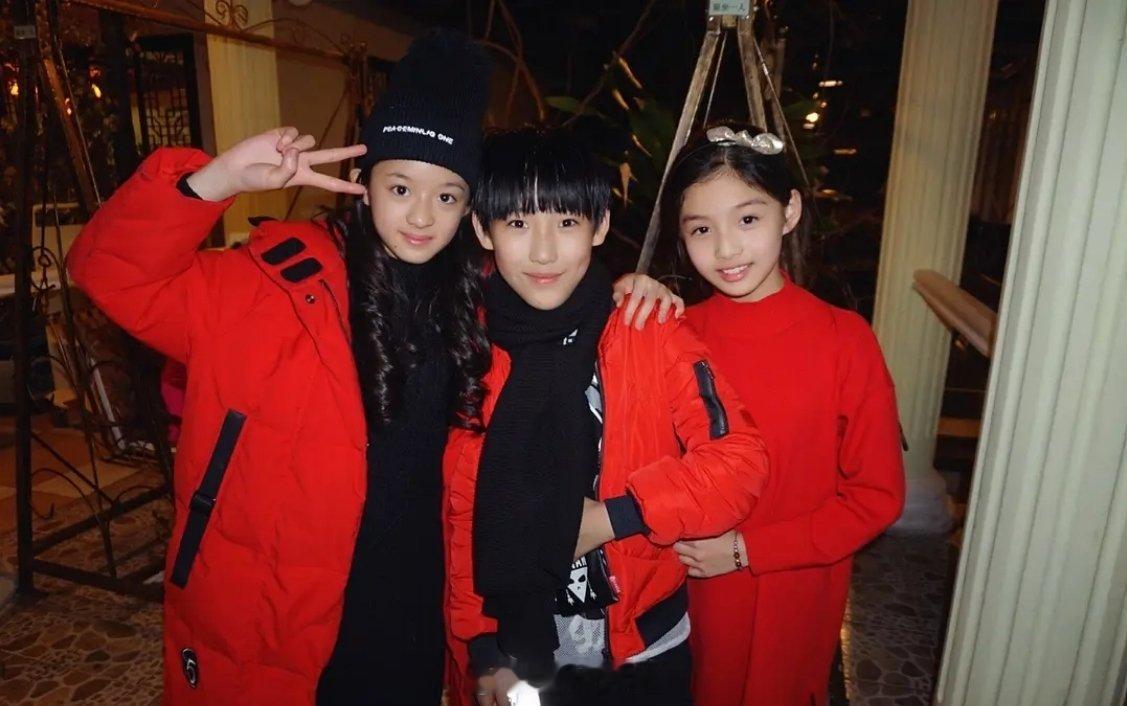 艾米和黄杨钿甜小时候还合作过 