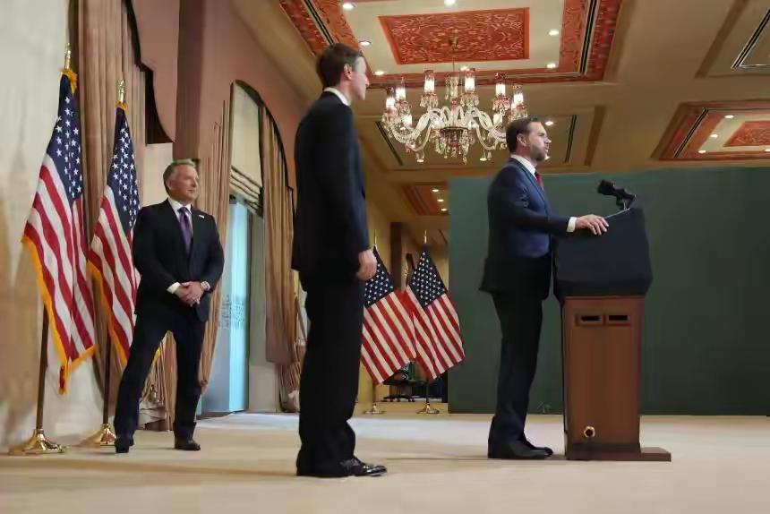 掐油路比炸油田狠10倍！日亏4亿美元，伊朗真的撑不住了？
 
打仗最狠的从来不是