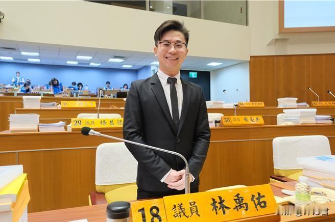 新竹县竹北市日前发生国小周边有持刀男子出没事件，国民党新竹县议员林禹佑28日质询