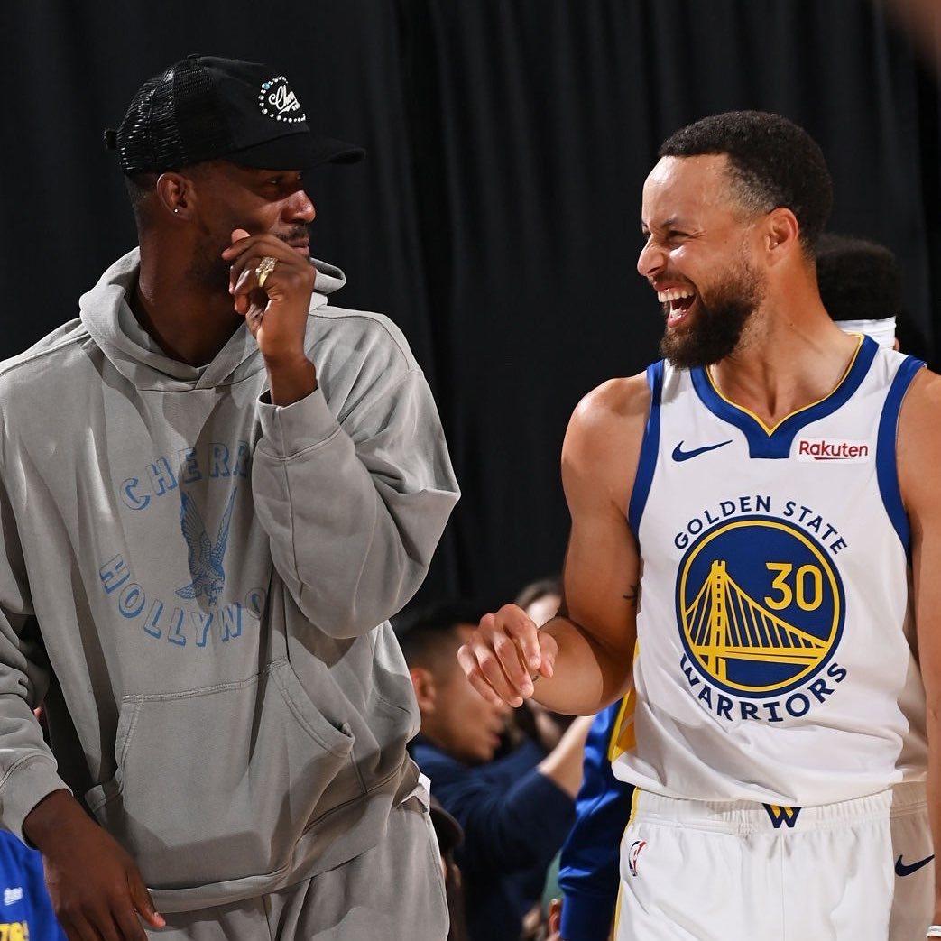 勇士不会交易巴特勒 他是勇士未来计划的一部分他和库里的搭档让管理层非常满意 