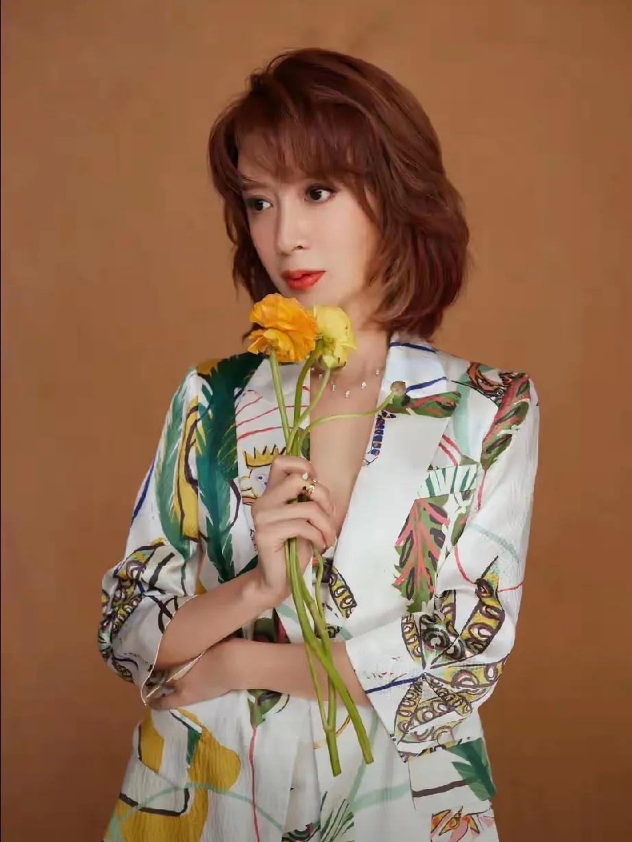 谁说长脸就不能当明星？金巧巧自曝演艺路超戏剧！她自认不算漂亮女演员，却因脸长有记