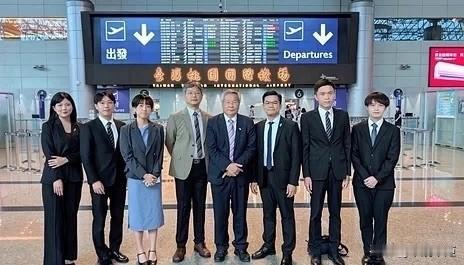 民众党立委许忠信今（12日）率团访问美国，预计拜会多个行政部门与华府智库。民众党