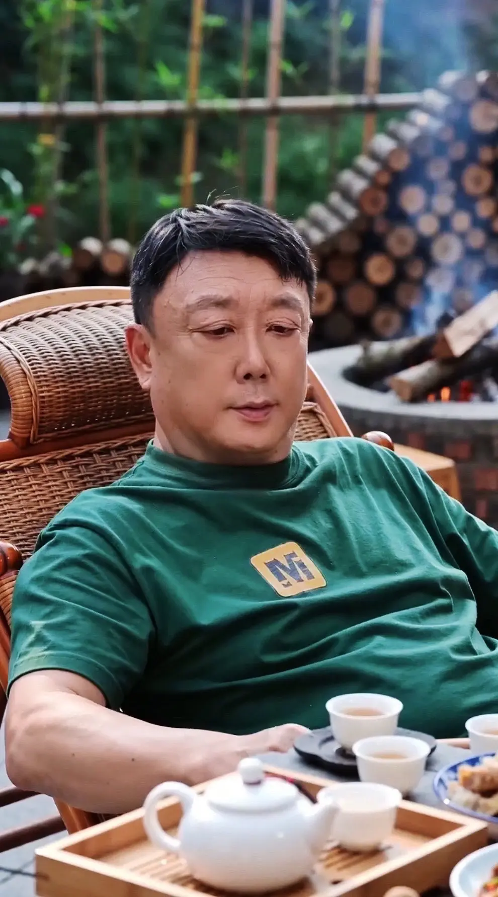 到了一定年龄才能听懂这首月下举杯敬沧海
